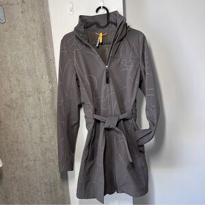 Lolë Long Water-repellent Rainjacket, Grey, Breathable Women’s M 8-10